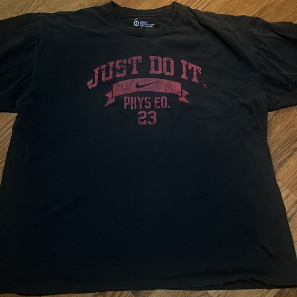 Nike Shirt Just Do It 23 Phys Ed Men’s Short Sleeve Shirt  black/ red size XL - Picture 1 of 7
